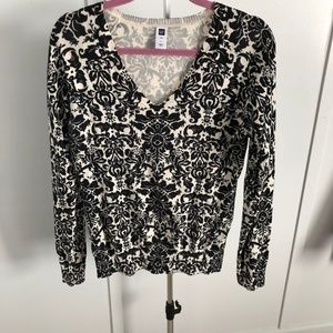 GAP V-Neck Long Sleeve Sweater